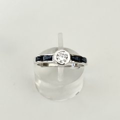 Anillo en Plata con Cubic Blanco y baguette azul en internet