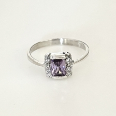 Anillo en Plata con Cubic violeta y Zirconias - comprar online