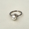 Anillo en Plata con Perla y Cubic Zirconia