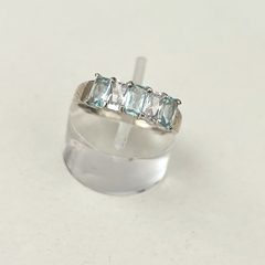 Anillo en Plata con Cubic baguette blanco y celeste - comprar online