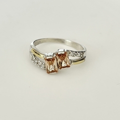 Anillo en Plata y Oro, Cubic baguette ámbar y zirconias