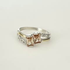 Anillo en Plata y Oro, Cubic baguette ámbar y zirconias en internet