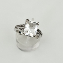 Anillo en Plata con Cubic rectangular blanco