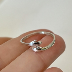 Anillo abrazo en Plata en internet