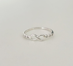 Anillo Infinito en Plata con cubic