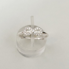 Anillo Infinito en Plata con Cubic en internet