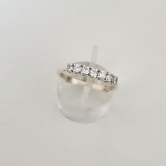 Anillo medio sinfin en Plata con Cubic en internet