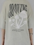 Camiseta Growing Over Cinza Smoke na internet