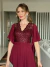 Vestido Longo De Festa Ellen Marsala em Chiffon com Mangas Assimétricas e Corpete Bordado - loja online