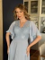 Vestido Longo De Festa Ellen Azul Serenity em Chiffon com Mangas Assimétricas e Corpete Bordado - loja online