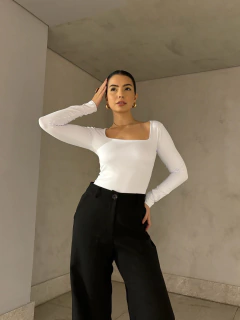 Body Básico Zoe na internet