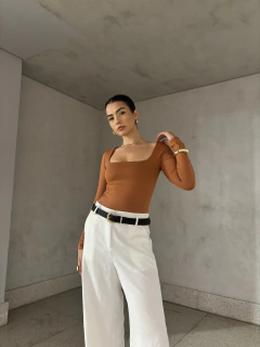 Body Básico Zoe na internet