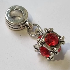 COLGANTE CUBO ESTRAS ESTILO PANDOR ROJO P (1 Unidad) en internet