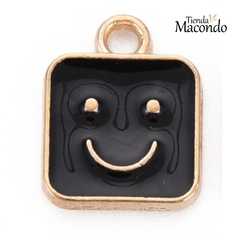 CARITA FELIZ CUADRADA NEGRA ESMALTADA (1 UNIDAD)