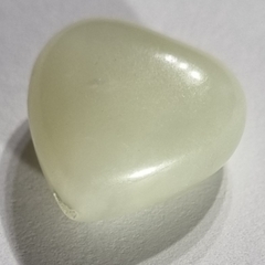 CORAZON PASANTE PIEDRA JADE VERDE NATURAL (1 UNIDAD)