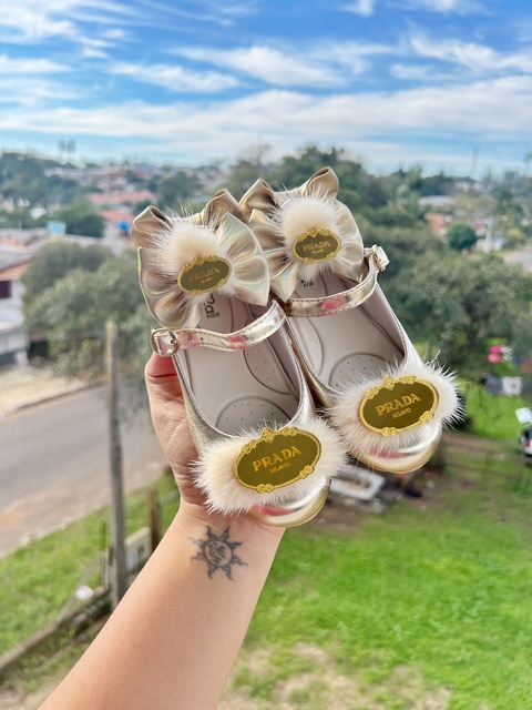 Sapatilha dourada