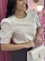 Blusa Bege na internet