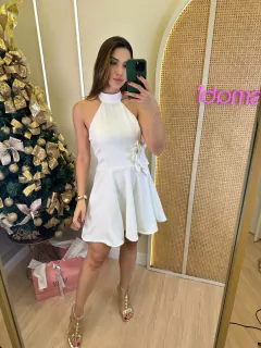 VESTIDO CURTO DETALHE FLOR NICOLY