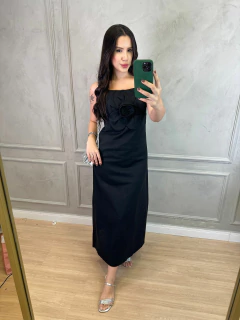 VESTIDO LONGO DETALHE FLOR PÉROLA