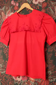 Blusa vintage bordada P/M