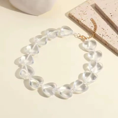 Colar heart transparente na internet