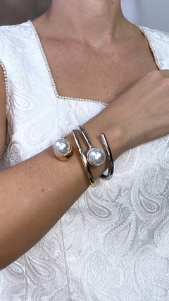 Bracelete de metao com pérola - Antonieta Brechó