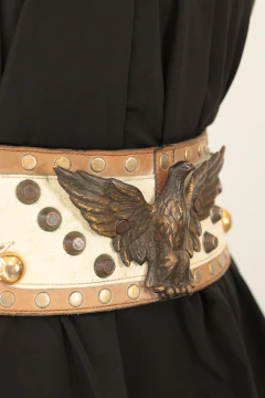 Cinto anos 80 de couro na internet