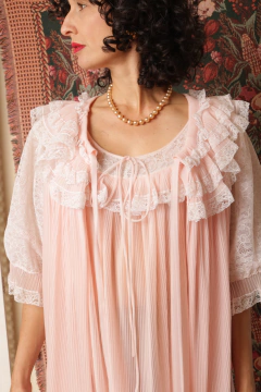 Conjunto Valisere vintage anos 60 na internet