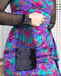 Bolsa vintage bordada na internet