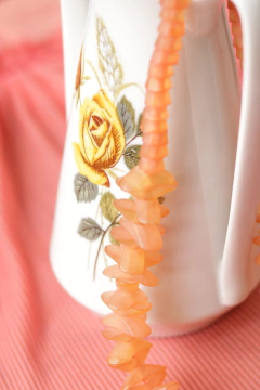 Colar vintage anos 70/80 na internet