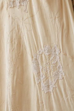 Slip dress anos 50/60 de seda bordada P na internet
