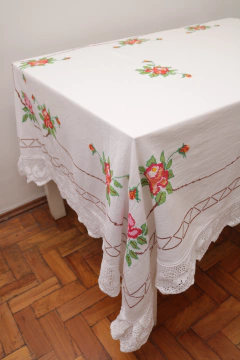 Grande toalha vintage bordada - Antonieta Brechó