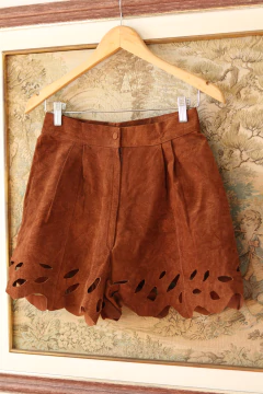 Bermuda anos 80 de couro P