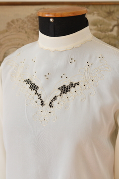 Blusa vintage bordada P