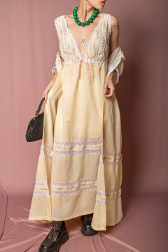 Conjunto anos 60 bordado P/M