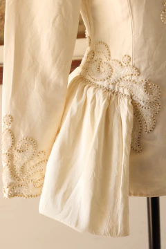 Blusa anos 80 bordada P na internet