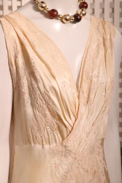 Imagem do Slip dress anos 50 de seda bordada P/M
