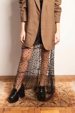 Saia preta de tule na internet