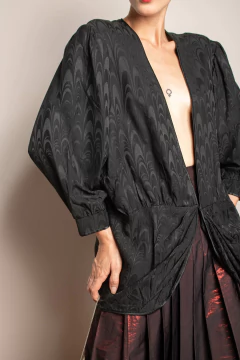 Blusa anos 80 de seda na internet