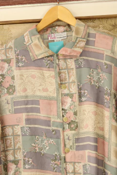 Camisa vintage de seda na internet