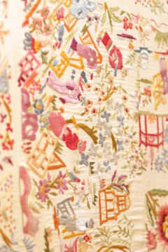 Manta/manto anos 60 de seda bordado - Antonieta Brechó