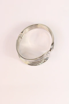 Bracelete de metal prateado. - Antonieta Brechó