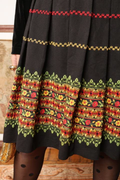 Saia vintage bordada P/M - loja online