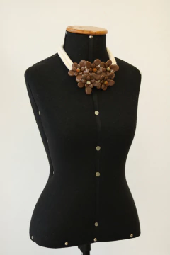 Colar flores - comprar online