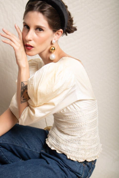 Blusa anos 80 de seda bordada PP - loja online