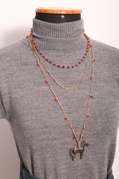 Colar triplo zebra na internet