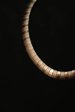 Gargantilha vintage anos 80 na internet