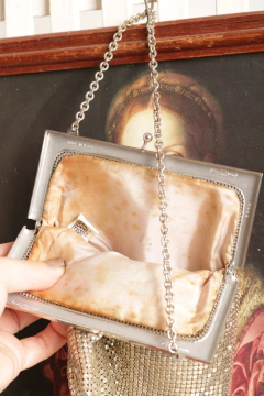 Bolsa vintage Whiting & Davis co. anos 60 prateada