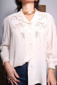 Blusa vintage de seda bordada à mão P/M - comprar online