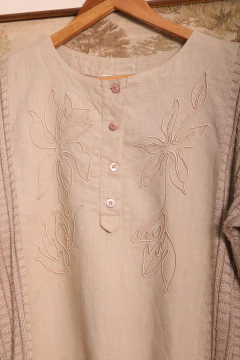 Blusa vintage de linho bordada P/M - Antonieta Brechó